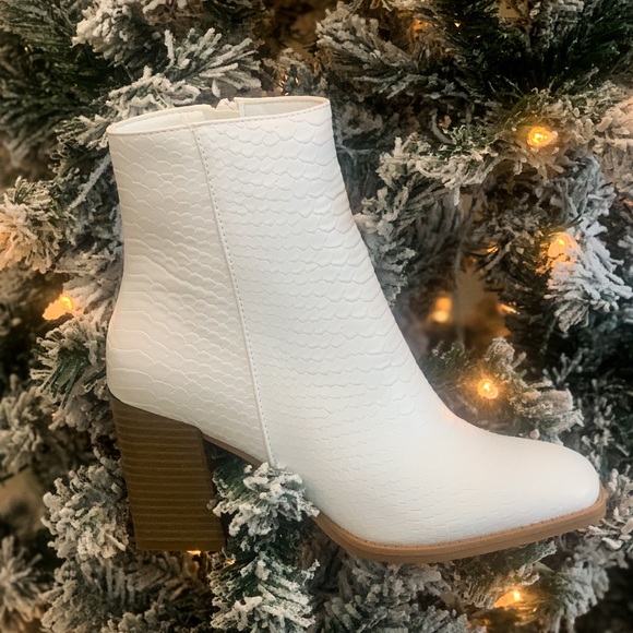Famous Croc White Booties - Picture 2 of 3